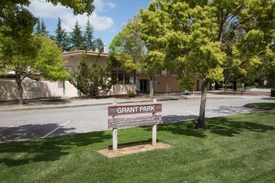 Grant Park entrance market located in a grass